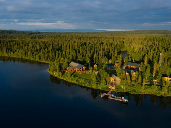 Alaska Travel Guide: TORDRILLO MOUNTAIN LODGE