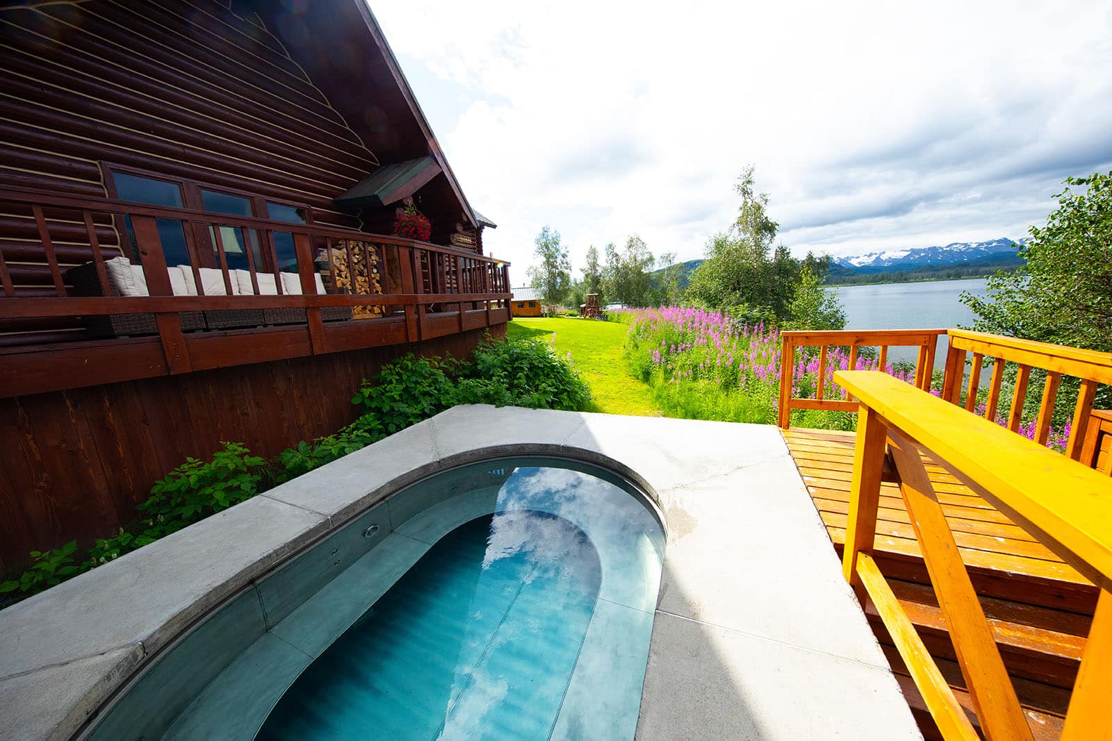 Hot tub on deck