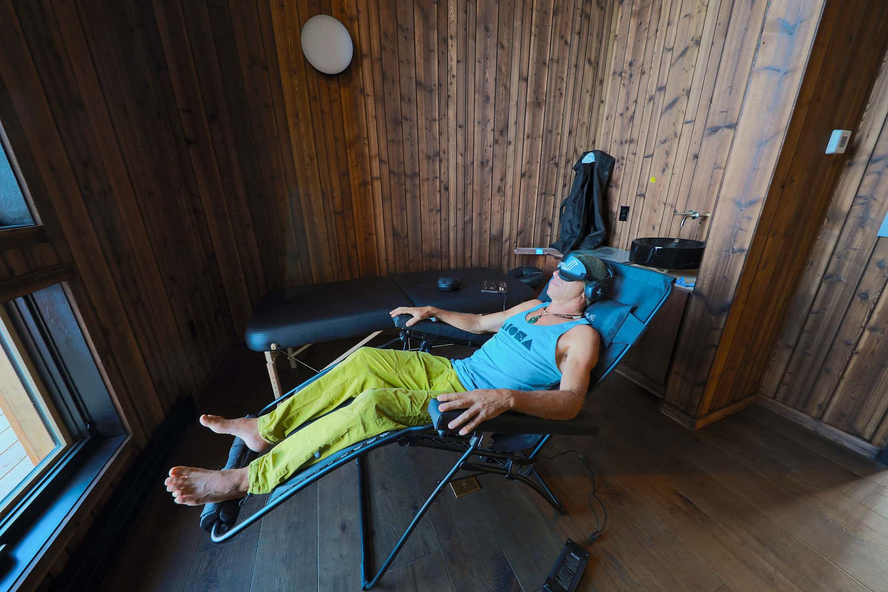 Shiftwave neural therapy session